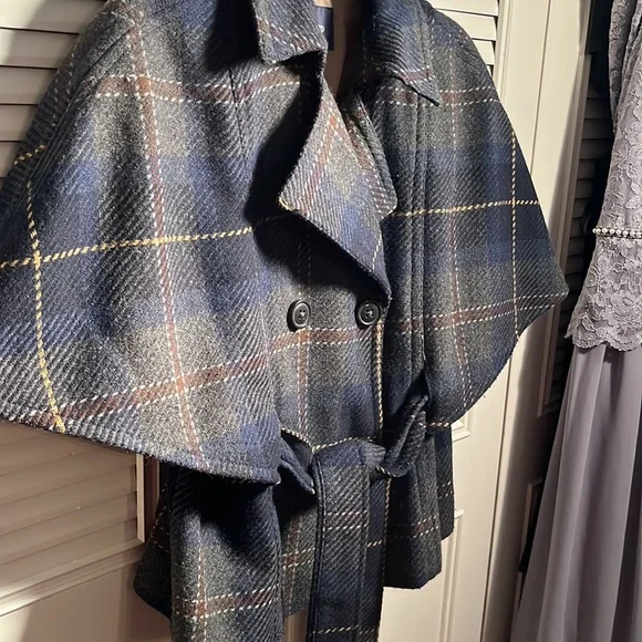 Jacket 4 Gap Wool Jacket , Exciting Cape Treatment!
Belt Ties! Cutest Jacket! - Picture 5 of 7